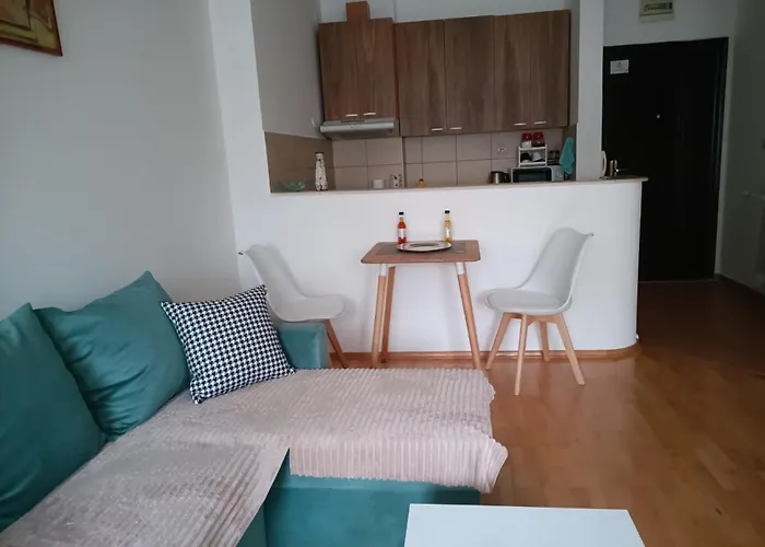 Centar Aleks * Скоп'є